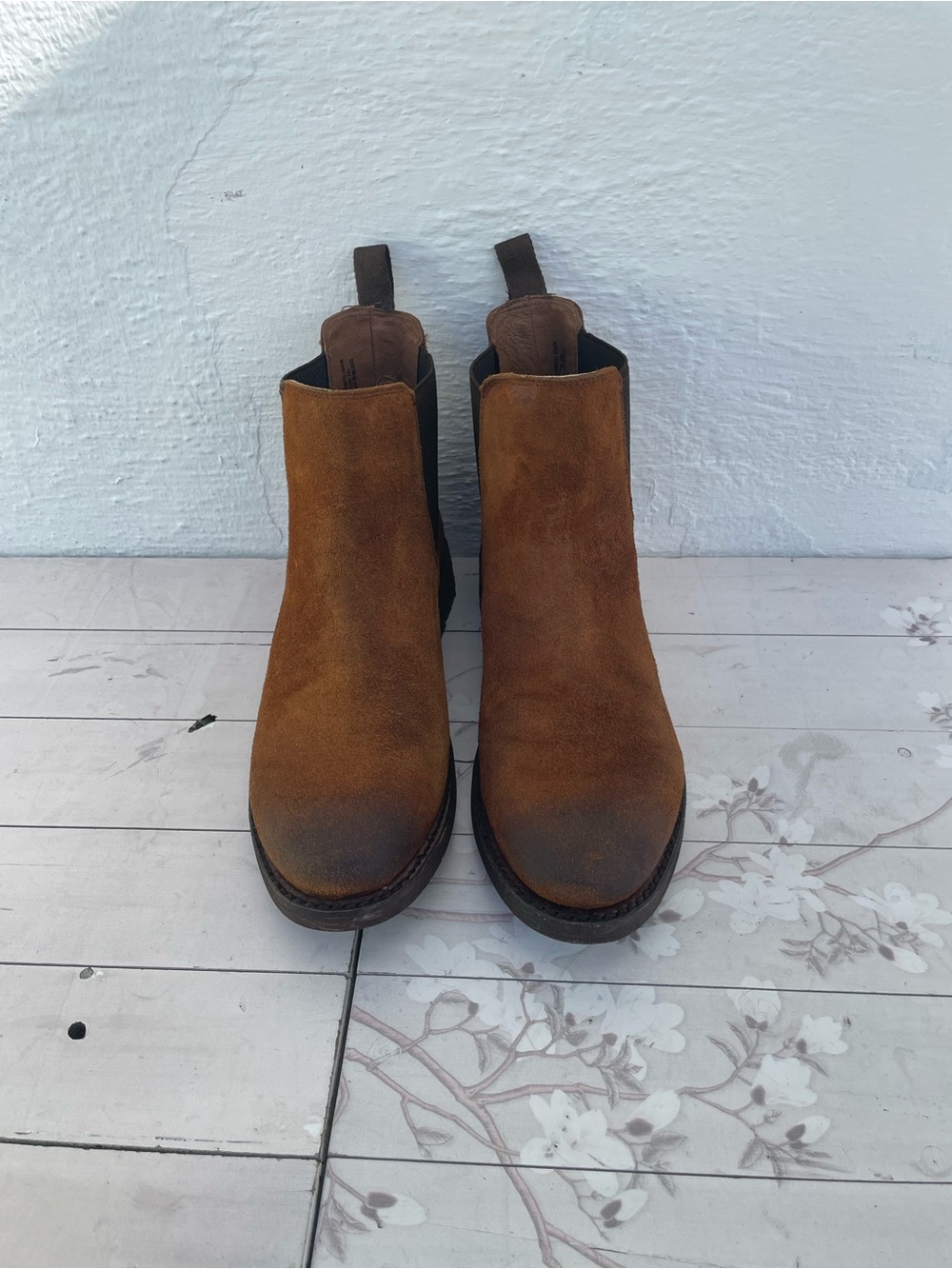 Frye Men's Suede Chukka Boots in Cognac Brown